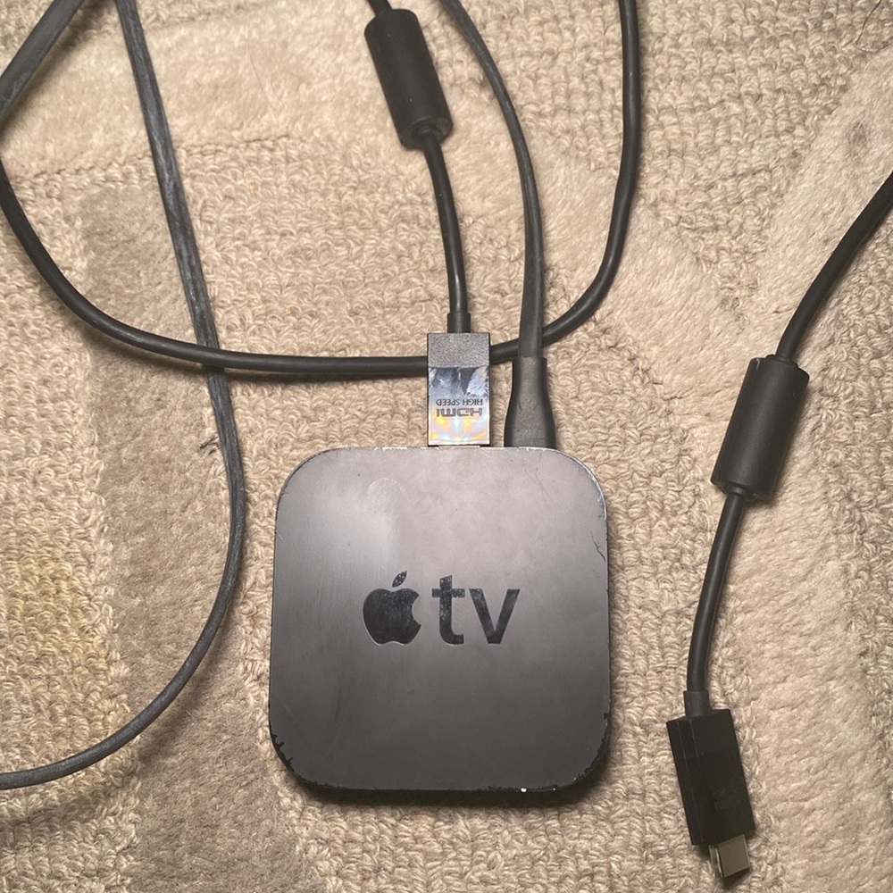 Apple TV 1st generation Only selling bc Netflix no longer supports it No issues